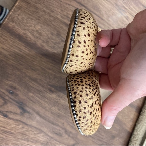 NWT Chelsea & Violet 7.5 ruby calfhair leopard flats - Picture 6 of 14